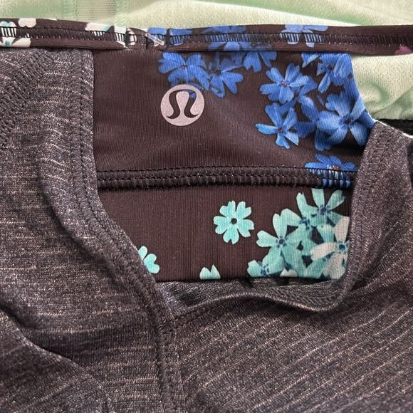 Lululemon Roll Out Tank Size 4 - Picture 5 of 5